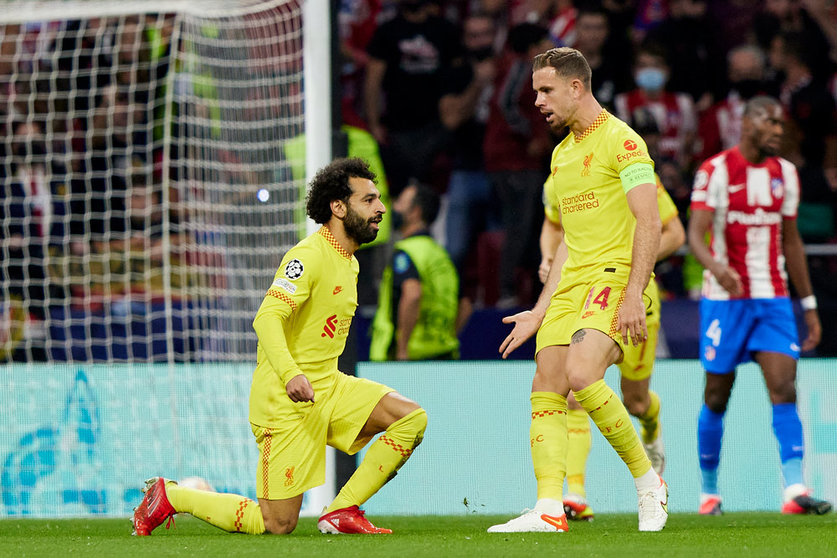 19 October 2021, Spain, Madrid: Liverpool's Mohamed Salah celebrates scoring his side's second goal during the UEFA Champions League Group B soccer match between Aletico Madrid and Liverpool at Wanda Metropolitano Stadium. Photo: Ruben Albarran/ZUMA Press Wire/dpa