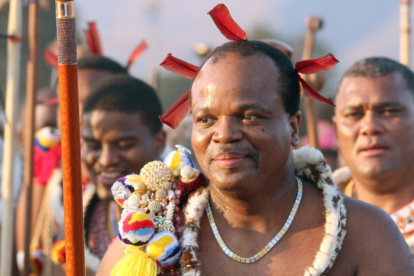 FILED - King Mswati III (C) watches the Umhlanga dance in Ludzidzini, Swaziland, 31 August 2015. The traditional Umhlanga or Reed dance, in which thousands of young women dance for the Queen Mother and King Mswati III is the cultural highlight of the year in Swaziland and takes place on 31 August. Photo\ Juergen Baetz/dpa Photo: picture alliance / dpa.