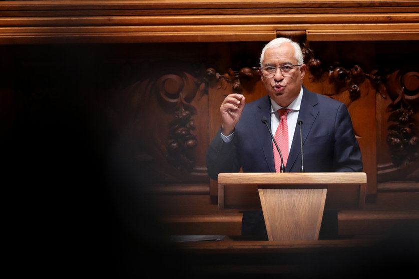 27 October 2021, Portugal, Lisbon: Portuguese Prime Minister Antonio Costa delivers a speech during a debate on the 2022 state budget before the voting at the Portuguese parliament. Photo: Pedro Fiuza/ZUMA Press Wire/dpa.