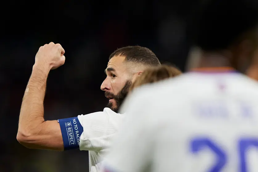 03 November 2021, Spain, Madrid: Real Madrid's Karim Benzema celebrates scoring his side's second goal during the UEFA Champions League Group D soccer match between Real Madrid CF and FC Shakhtar Donetsk at Santiago Bernabeu Stadium. Photo: Ruben Albarran/ZUMA Press Wire/dpa.