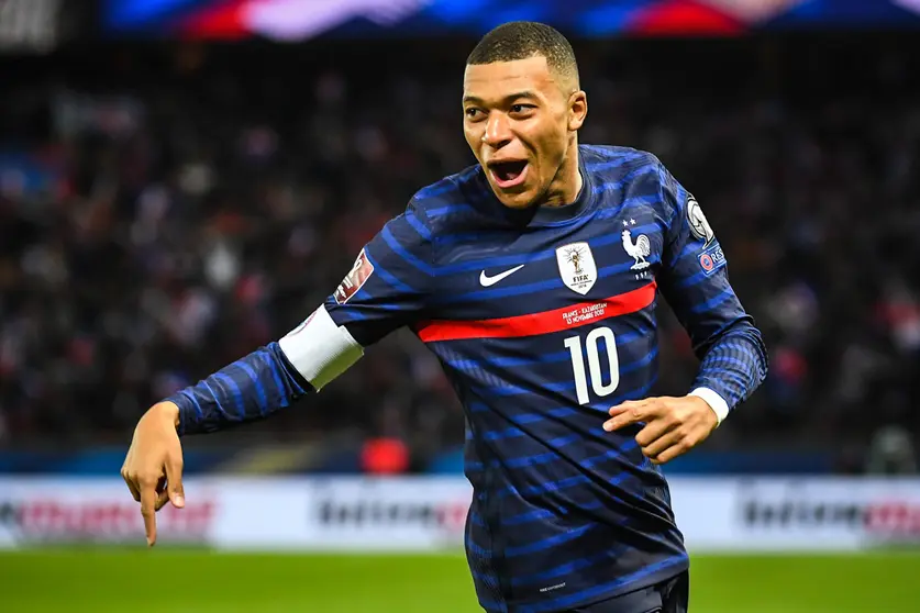 13 November 2021, France, Paris: France's Kylian Mbappe celebrates scoring a goal during the 2022 FIFA World Cup European qualifiers Group E soccer match between France and Kazakhstan at Parc des Princes stadium. Photo: Matthieu Mirville/ZUMA Press Wire/dpa.