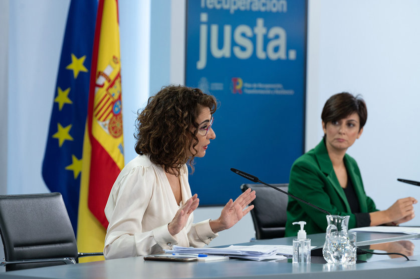 The Minister of Finance and Public Function, María Jesús Montero, speaks at a press conference after the meeting of the Council of Ministers. Photo: La Moncloa.