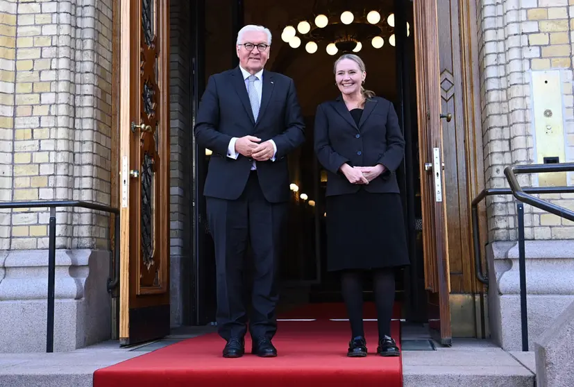 04 November 2021, Norway, Oslo: German President Frank-Walter Steinmeier (L) meets Eva Kristin Hansen, President of the Storting, Norway's Parliament, as part of his 2-day visit to Oslo. Photo: Britta Pedersen/dpa-Zentralbild/dpa