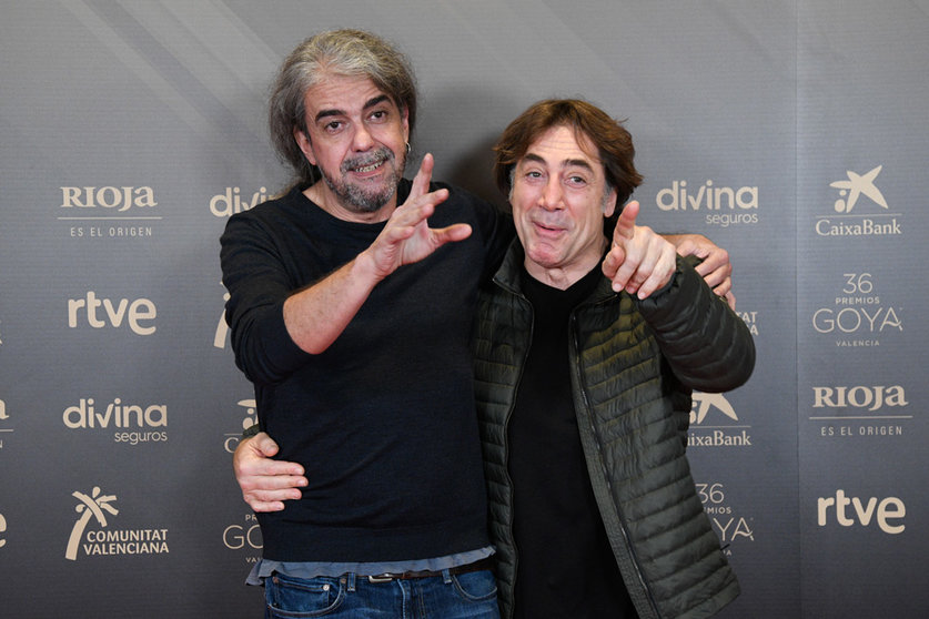 29 November 2021, Spain, Madrid: Spanish director Fernando Leon de Aranoa and Spanish actor Javier Bardem pose for pictures after being nominated for the 36th edition of the Goya Awards. Photo: José Oliva/EUROPA PRESS/dpa.