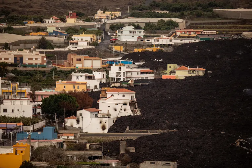 17 November 2021, Spain, La Palma: A general view of the lava of the old summit volcano from the Montana in the municipality of La Laguna, during the media visit to several exclusion zones in La Laguna on La Palma, Santa Cruz de Tenerife, Canary Islands. Photo: Kike Rincón/EUROPA PRESS/dpa.