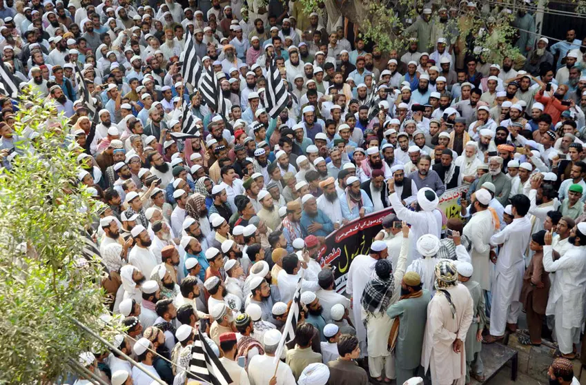 FILED - Activists of Jamiat Ulema-e-Islam Sunni Deobandi political party protest in this file shot from Noivember 2, 2018, against the acquittal of Christian woman Aasia Bibi who was accused of blasphemy by a Pakistani court and received a sentence of death by hanging in 2010. Photo: -/PPI via ZUMA Wire/dpa.