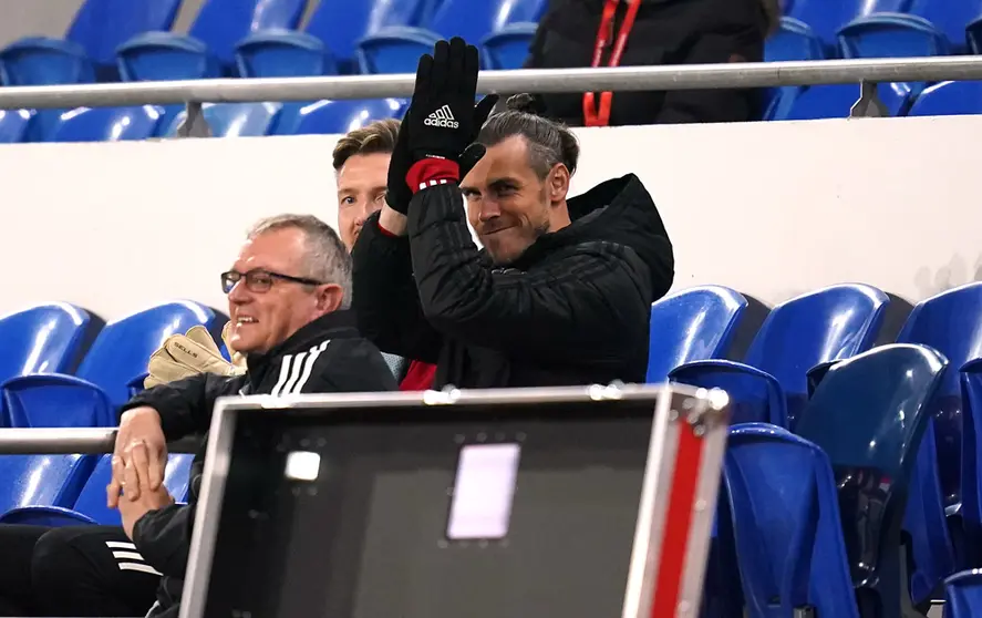 16 November 2021, United Kingdom, Cardiff: Wales' Gareth Bale applauds from the stands during the 2022 FIFA World Cup European qualifiers Group E soccer match between Wales and Belgium at Cardiff City Stadium. Photo: David Davies/PA Wire/dpa.