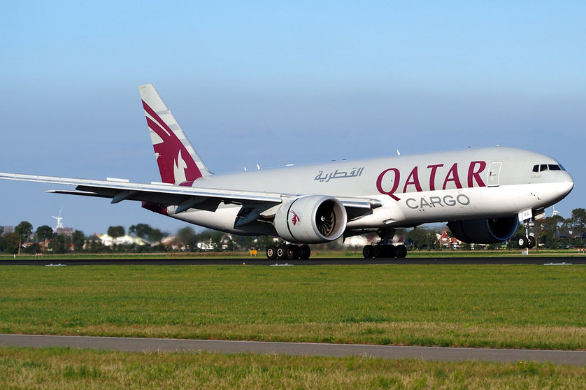 Qatar airways aircraft boeing 777 by Pixabay.