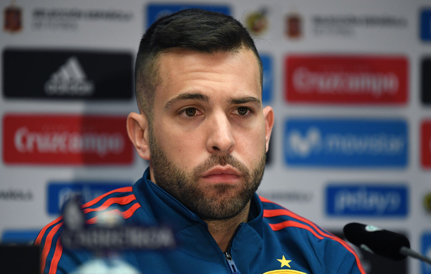FILED - 22 March 2018, Duesseldorf: Spanish player Jordi Alba attends a press conference ahead of Friday's international soccer friendly match between Spain and Germany, at the Paul-Janes-Stadion in Duesseldorf. Barcelona announced today, Tuesday, that defender Jordi Alba has tested positive for the Coronavirus. Photo: Federico Gambarini/dpa,
