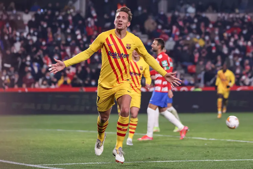 08 January 2022, Spain, Granada: Barcelona's Luuk de Jong celebrate scoring his side's first goal during the Spanish La Liga soccer match between Granada CF and FC Barcelona at New Stadium of Los Carmenes. Photo: Jose Luis Contreras/DAX via ZUMA Press Wire/dpa.