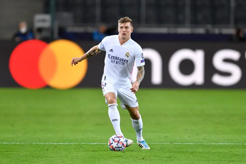 FILED - 27 October 2020, North Rhine-Westphalia, Moenchengladbach: Real Madrid's Toni Kroos reacts during the UEFA Champions League Group B soccer match between Borussia Moenchengladbach and Real Madrid at the Borussia-Park. Photo: Marius Becker/dpa.