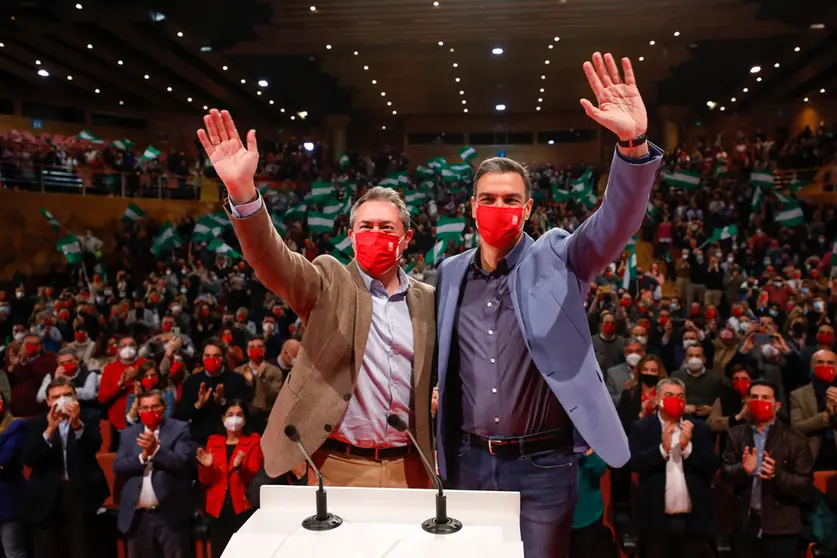 15 January 2022, Spain, Granada: Prime Minister of Spain Pedro Sanchez (R) and the Spanish Socialist Workers' Party (PSOE) candidate for the presidency of the Andalusian Regional Government Juan Espadas attend the proclamation of Juan Espadas as the PSOE candidate for the Andalusian elections. Photo: Álex Cámara/EUROPA PRESS/dpa