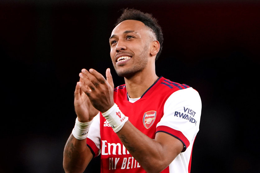 FILED - 22 October 2021, United Kingdom, London: Arsenal's Pierre-Emerick Aubameyang reacts after the final whistle of the English Premier League soccer match between Arsenal and Aston Villa at Emirates Stadium. Arsenal and Barcelona were locked in negotiations over a loan deal for Aubameyang, with who would cover the player's salary a reported sticking point as the deadline loomed. Photo: Zac Goodwin/PA Wire/dpa.