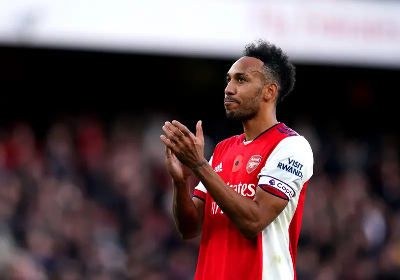 FILED - 01 February 2022, United Kingdom, London: Arsenal's Pierre-Emerick Aubameyang applauds the fans after the English Premier League soccer match between Arsenal FC and Watford FC. Pierre-Emerick Aubameyang has joined Barcelona after being released from his contract with Arsenal, the Spanish giants confirmed Wednesday. Photo: John Walton/PA Wire/dpa.