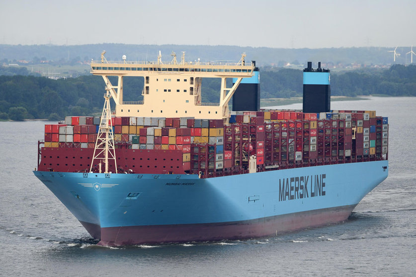 FILED - 16 June 2018, Lower Saxony, Hamburg: The container ship "Mumbai Maersk". A 400-metre-long container ship has run aground off the coast of Germany, the nation's Central Command for Maritime Emergencies said on Thursday.off the island of Wangerooge. Photo: Dietmar Hasenpusch/dpa.