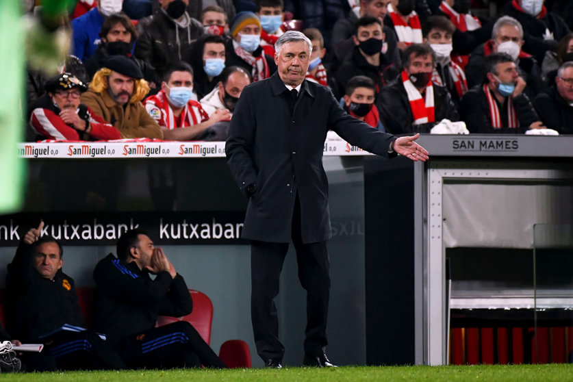 04 February 2022, Spain, Bilbao: Real Madrid coach Carlo Ancelotti stands on the touchlines during the Spanish Copa del Rey (King's Cup) Quarter-final soccer match between Athletic Bilbao and Real Madrid at San Mames Stadium. Photo: Sara A/DAX via ZUMA Press Wire/dpa.