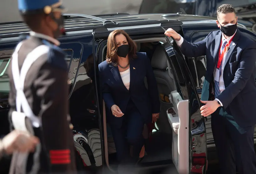 27 January 2022, Honduras, Tegucigalpa: US V ice President Kamala Harris (C) arrives for Xiomara Castro's inauguration ceremony as the Honduras's first female president. Photo: Inti Ocon/dpa.