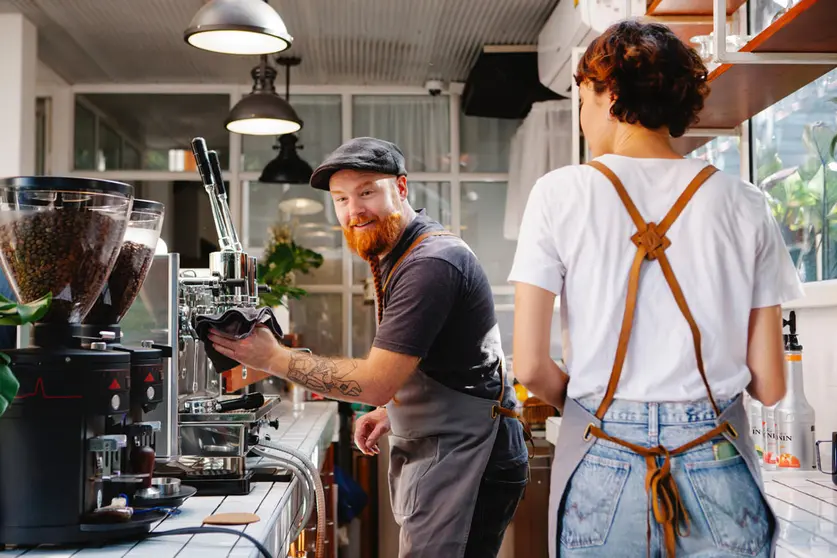 Barista restaurant by Pexels.