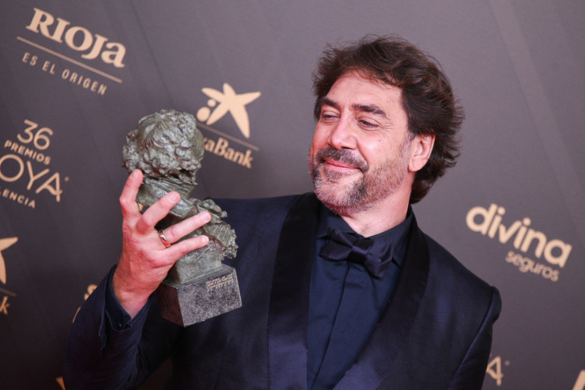 12 February 2022, Spain, Valencia: Spanish actor Javier Bardem poses with his Goya for Best Leading Performance for his role in "The Good Boss" during the 36th Goya Awards Gala, at the Palau de les Arts in Valencia. Photo: Jorge Gil/EUROPA PRESS/dpa.