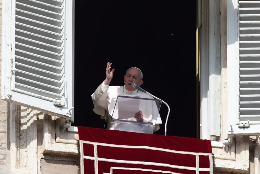 13 February 2022, Vatican, Vatican City: Pope Francis delivers the Sunday Angelus prayer from the window of the Apostolic Palace overlooking St. Peter's Square in Vatican City. Photo: Evandro Inetti/ZUMA Press Wire/dpa.