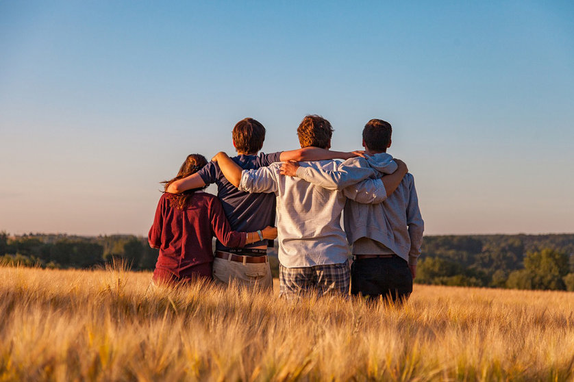 A group of teenagers. Photo: Pixabay.