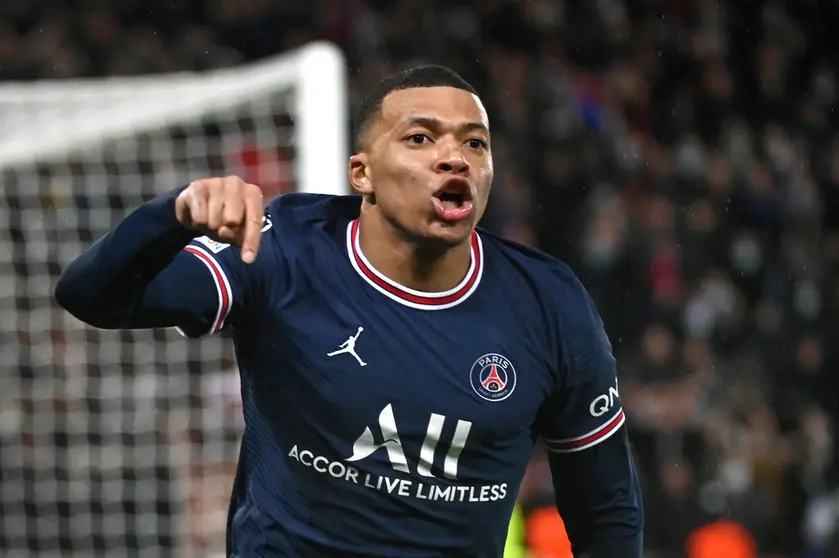 15 February 2022, France, Paris: Paris Saint-Germain's Kylian Mbappe celebrates scoring his side's first goal during the UEFA Champions League round of 16 first leg soccer match between Paris Saint-Germain and Real Madrid at Parc des Princes stadium. Photo: Julien Mattia/Le Pictorium Agency via ZUMA/dpa.