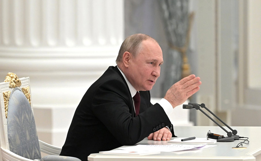 HANDOUT - 21 February 2022, Russia, Moscow: Russian President Vladimir Putin speaks during a meeting of the Russian Federation Security Council at the Kremlin. Photo: -/Kremlin/dpa - ATTENTION: editorial use only and only if the credit mentioned above is referenced in full.