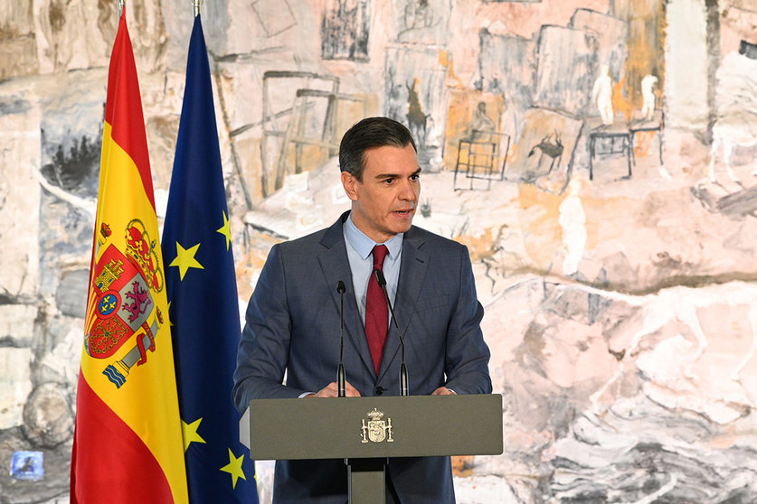 02/22/2022. Prime Minister Pedro Sánchez, during his intervention in the act of imposing the Grand Cross of the Civil Order of Alfonso X the Wise on Joan Manuel Serrat. Photo: La Moncloa.