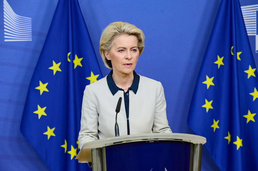 HANDOUT - 24 February 2022, Belgium, Brussels: European Commission President Ursula von der Leyen speaks at a press conference on Russia's aggression against Ukraine. Photo: Dati Bendo/European Commission/dpa - ATTENTION: editorial use only and only if the credit mentioned above is referenced in full.