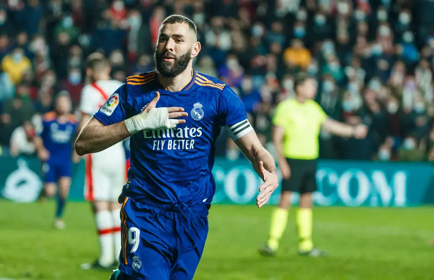 26 February 2022, Spain, Madrid: Real Madrid's Karim Benzema celebrates scoring his side's first goal during the Spanish LaLiga soccer match between Rayo Vallecano and Real Madrid at Estadio de Vallecas. Photo: Pablo Garcia/DAX via ZUMA Press Wire/dpa.