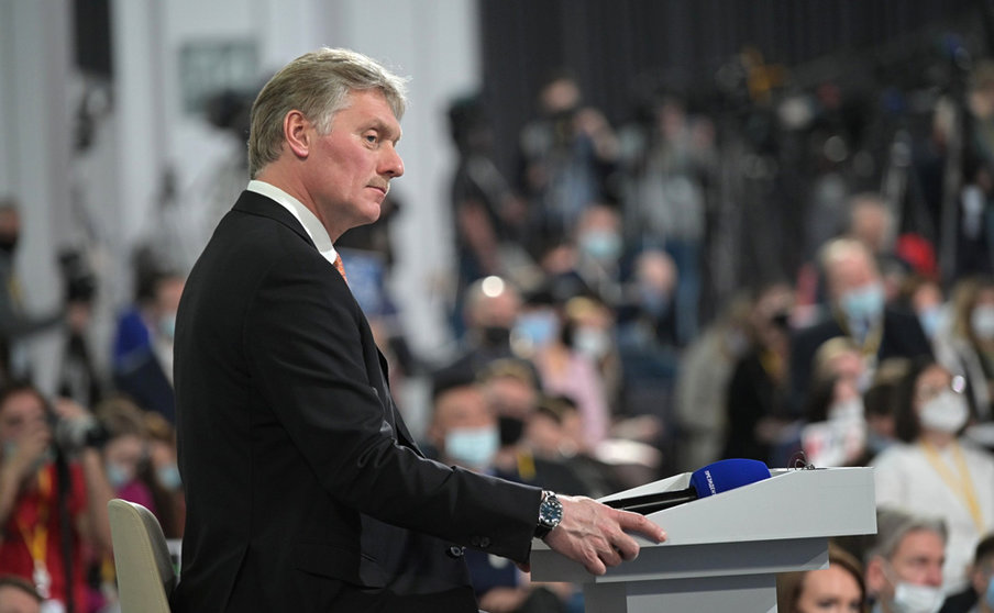 FILED - 23 December 2021, Russia, Moscow: Kremlin spokesman Dmitry Peskov, attends the annual End-of-year press conference of Russian President Vladimir Putin. Peskov said that a Russian delegation has arrived in Belarus and is ready for talks with the Ukrainian side. Photo: -/Kremlin/dpa - ATTENTION: editorial use only and only if the credit mentioned above is referenced in full.