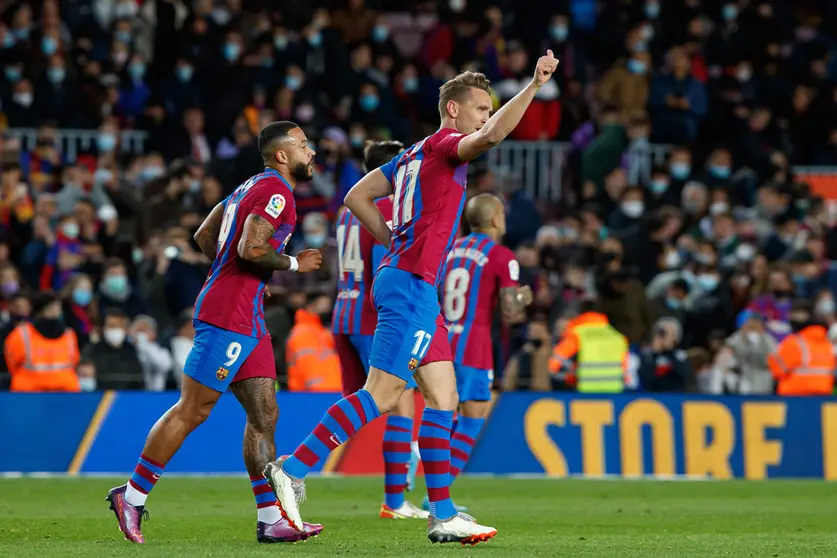 27 February 2022, Spain, Barcelona: Barcelona's Luuk de Jong celebrates scoring his side's third goal during the Spanish La Liga soccer match between FC Barcelona and Athletic Club Bilbao at Camp Nou. Photo: David Ramirez/DAX via ZUMA Press Wire/dpa.