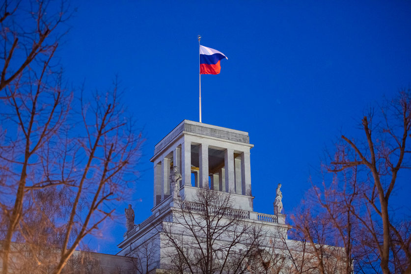 01 March 2022, Berlin: A flag of the Russian Federation flies over the Russian Embassy in Berlin. Photo: Christophe Gateau/dpa.