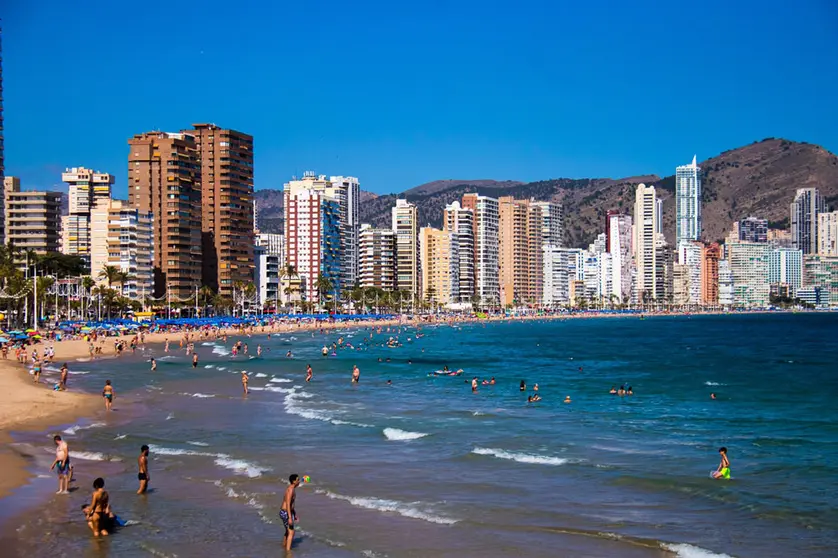 A general view of the Benidorm beach, a popular tourist destination. Photo: Pexels.