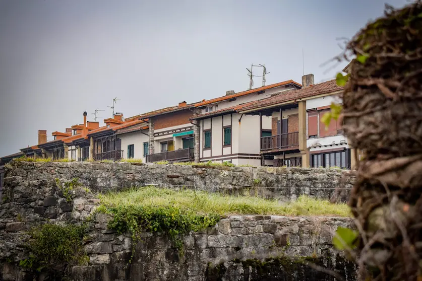 Residential homes in Hondarribia. Photo: Pablo Morilla.