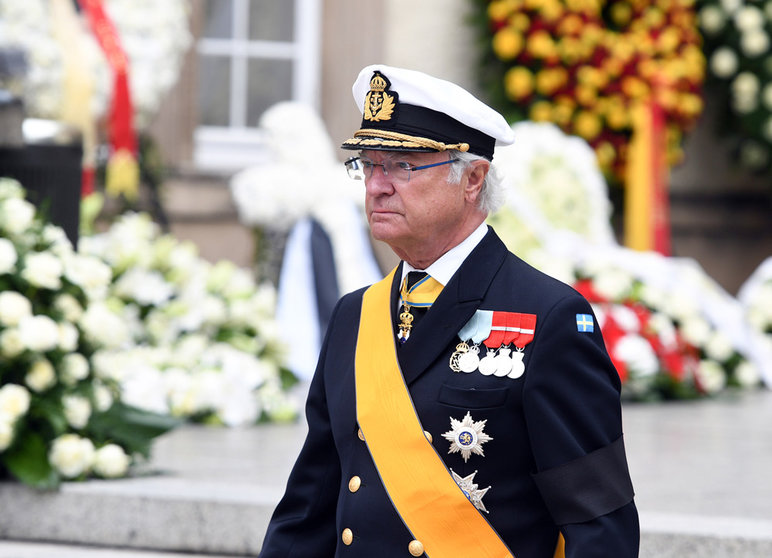 FILED - 04 May 2019, Luxembourg: King Carl XVI Gustaf of Sweden leaves the funeral ceremony for Jean d'Aviano, Grand Duke of Luxembourg at the Notre-Dame Cathedral. King Carl XVI Gustaf has given a speech bemoaning the suffering in Ukraine and discussing the consequences of the Russian invasion for Sweden. Photo: Harald Tittel/dpa.