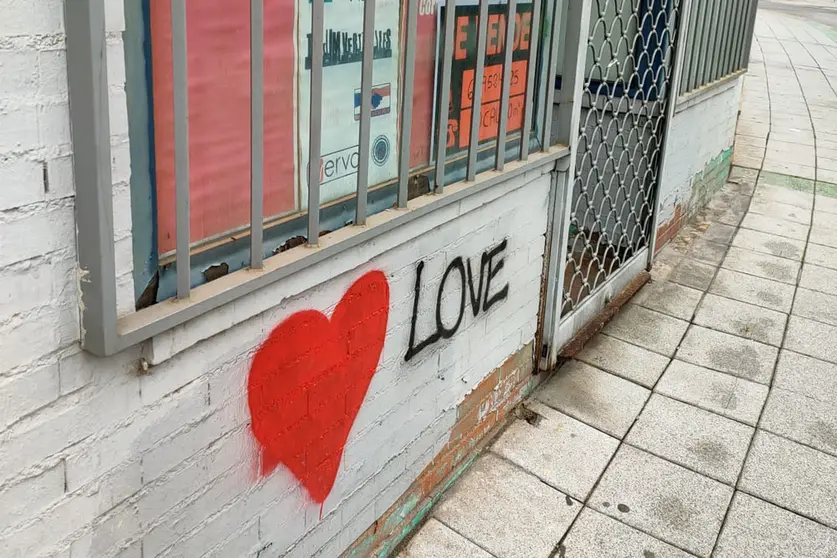 Graffiti red heart on a wall. Photo: Matthew Kennington.