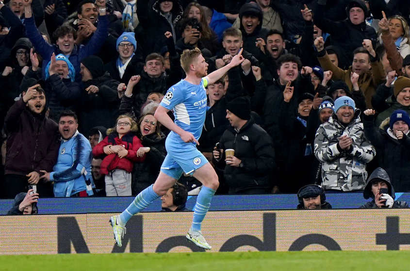 05 April 2022, United Kingdom, Manchester: Manchester City's Kevin De Bruyne celebrates scoring his side's first goal during the UEFA Champions League Quarter Final first leg soccer match between Manchester City and Atletico Madrid at the Etihad Stadium. Photo: Tim Goode/PA Wire/dpa.