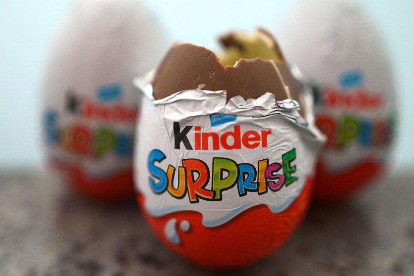 04 April 2022, United Kingdom, London: Three British variants of Kinder Surprise eggs are seen on a table. Due to more than 60 cases of salmonella illnesses in the UK, Ferrero has recalled some batches of children's surprise eggs just under two weeks before Easter. Photo: Victoria Jones/PA Wire/dpa.
