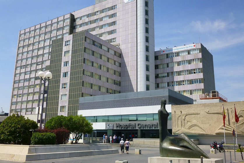 A general view of the La Paz University Hospital in Madrid. Photo: Zarateman/CC.