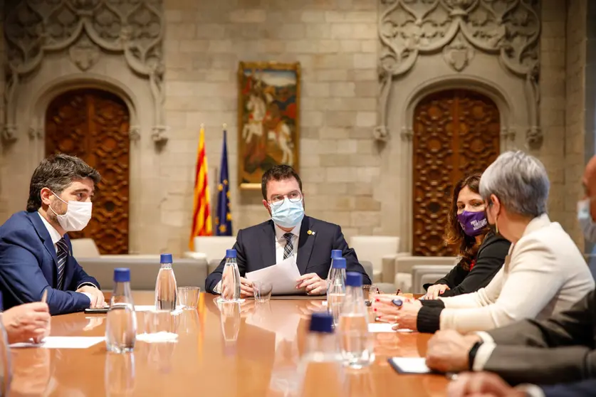 19 April 2022, Spain, Barcelona: (L-R) Jordi Puignero, Vice President of the Generalitat, Pere Aragones, regional president of Catalonia, and Laura Vilagra, council president of the Catalan regional government, discuss the alleged spying on dozens of Catalan separatists. Photo: Kike Rincón/EUROPA PRESS/dpa.