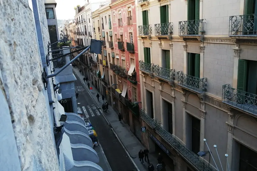 Facades of residential buildings in Barcelona. Photo: Ⓒ The Nomad Today.