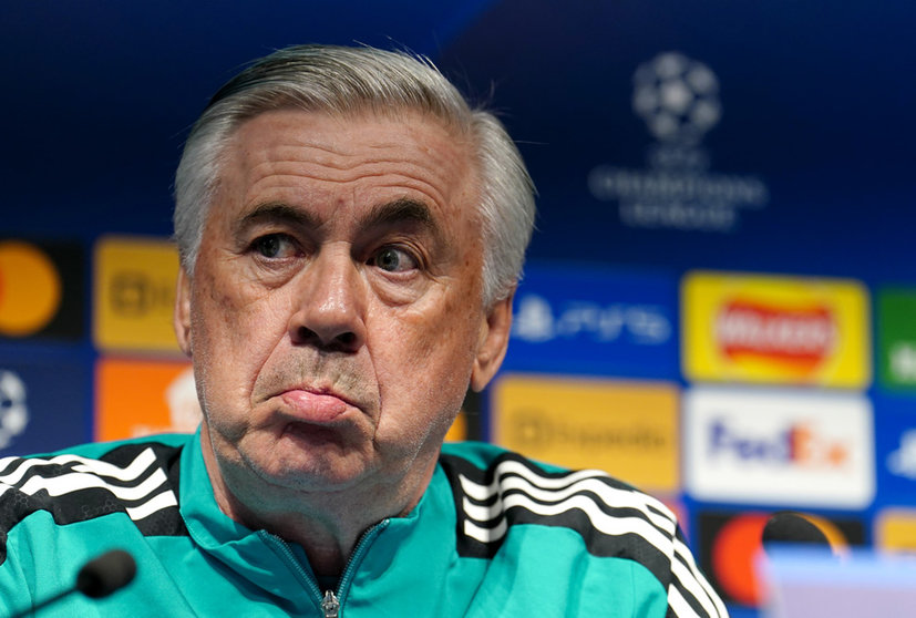 25 April 2022, United Kingdom, Manchester: Real Madrid manager Carlo Ancelotti attends a press conference at the Etihad Stadium, ahead of Tuesday's UEFA Champions League semi-final first leg soccer match against Manchester City. Photo: Martin Rickett/PA Wire/dpa.