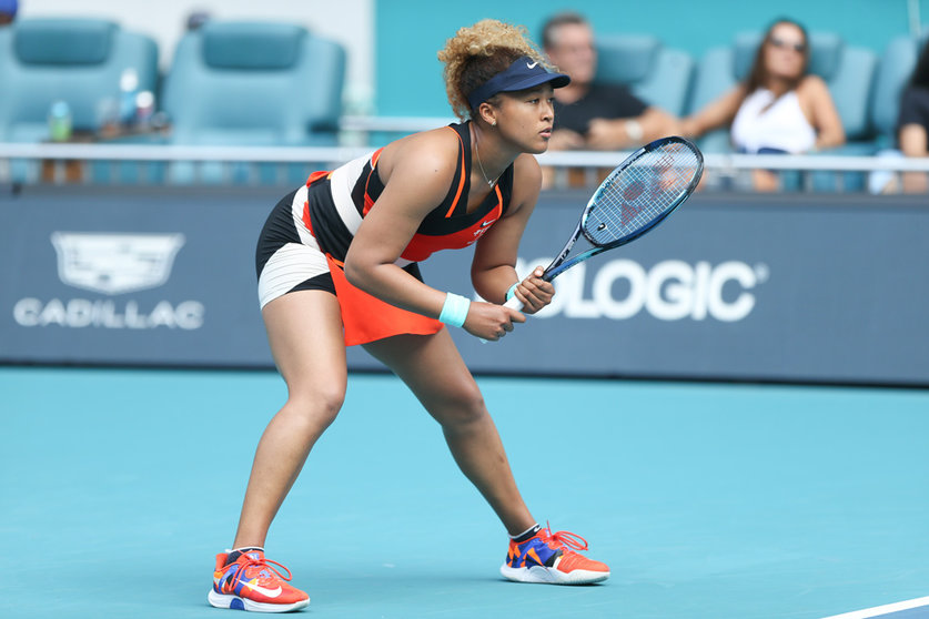 31 March 2022, US, Miami Gardens: Japanese tennis player Naomi Osaka in action against Switzerland's tennis Belinda Bencic during their Women's Singles Semifinals tennis match of the 2022 Miami Open presented by Itau at Hard Rock Stadium. Photo: Debby Wong/ZUMA Press Wire/dpa.
