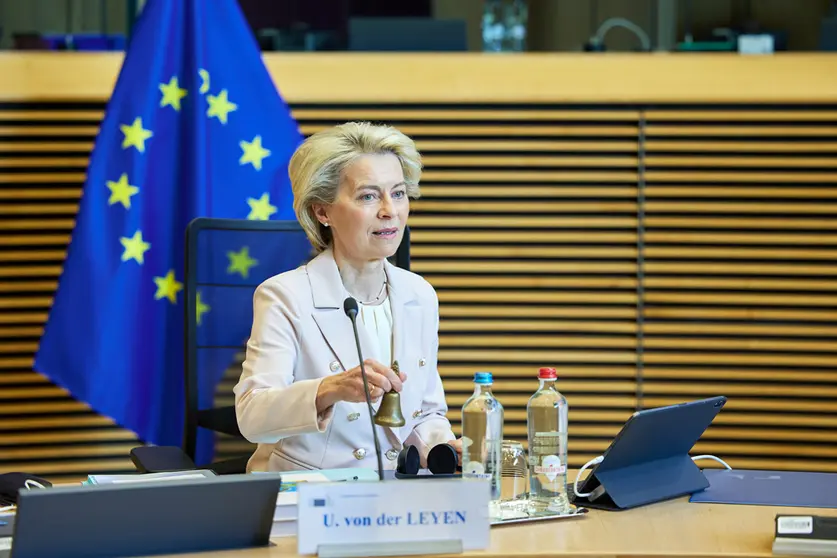 HANDOUT - 27 April 2022, Belgium, Brussels: President of the European Commission Ursula von der Leyen chairs the weekly meeting of the European Commission. Photo: Claudio Centonze/European Commission/dpa - ATTENTION: editorial use only and only if the credit mentioned above is referenced in full.