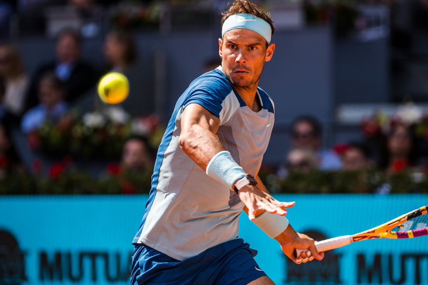 05 May 2022, Spain, Madrid: Spanish tennis player Rafael Nadal in action against Belgium's David Goffin during their men's singles round of 16 match of the Madrid Open tennis tournament at the Manolo Santana stadium. Photo: Matthias Oesterle/ZUMA Press Wire/dpa.