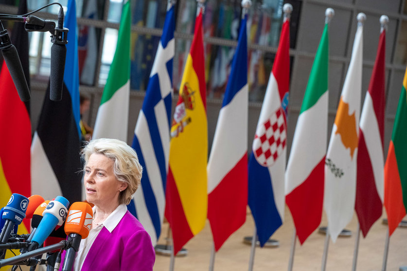 30 May 2022, Belgium, Brussels: European Commission President Ursula Von der Leyen speaks to media upon his arrival to attend a special meeting of the European Council at the European Union headquarters. Photo: Nicolas Maeterlinck/BELGA/dpa.