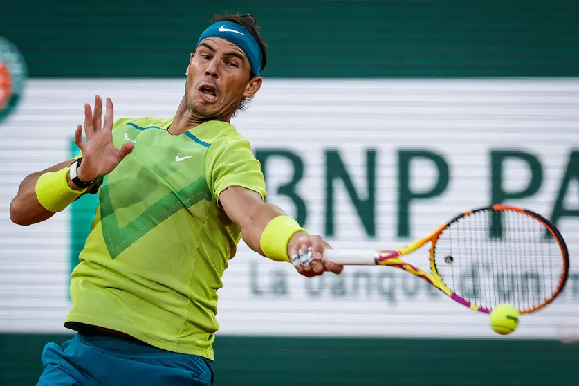 31 May 2022, France, Paris: Spanish tennis player Rafael Nadal in action against Serbian Novak Djokovic during their men's singles quarter final tennis match of the Roland-Garros Open tennis tournament at the Court Suzanne-Lenglen. Photo: Matthieu Mirville/ZUMA Press Wire/dpa.