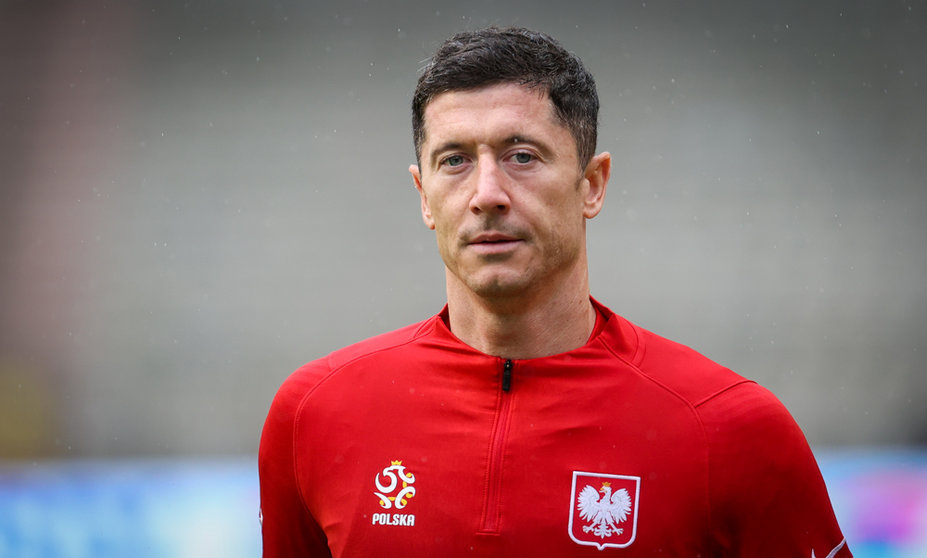 07 June 2022, Belgium, Brussels: Poland's Robert Lewandowski takes part in a training session for the Polish national soccer team as part of their preparations for the upcoming UEFA Nations League matches. Photo: Virginie Lefour/BELGA/dpa.
