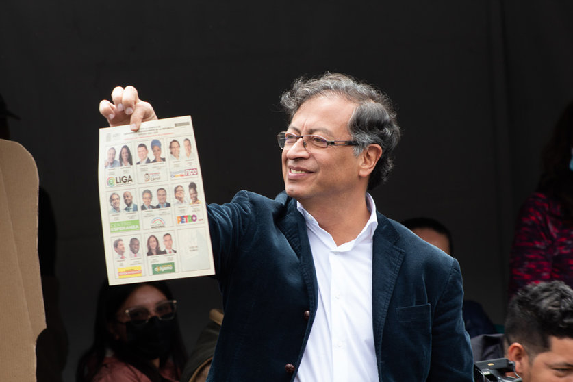 29 May 2022, Colombia, Bogota: Colombian left wing-presidential candidate Gustavo Petro for the political alliance "Pacto Historico" votes during the 2022 Colombian Presidential election. Photo: Perla Bayona/LongVisual via ZUMA Press Wire/dpa.